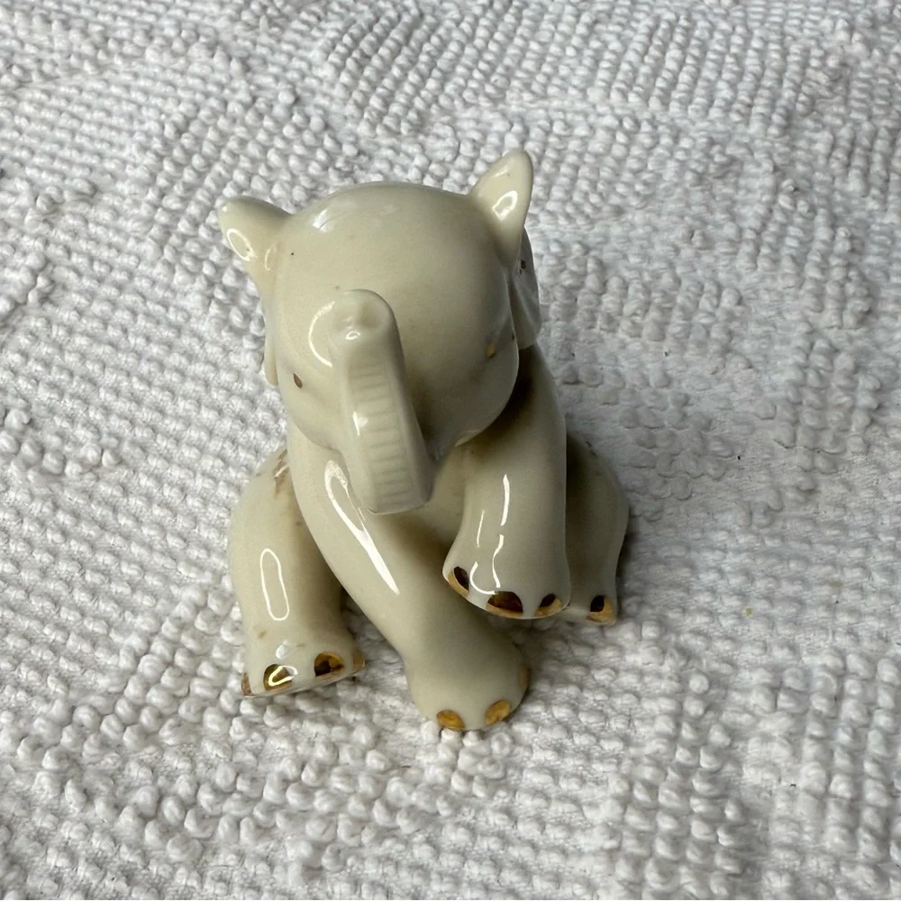 Lenox Handcrafted Porcelain Elephant Figurine Gold Accents Trunk Up Sitting 2.5